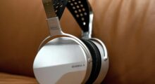 Hifiman Isvarna jsou první hybridní sluchátka výrobce