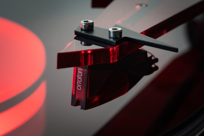 Pro-Ject ACDC Ortofon 2M Red 1350x900x