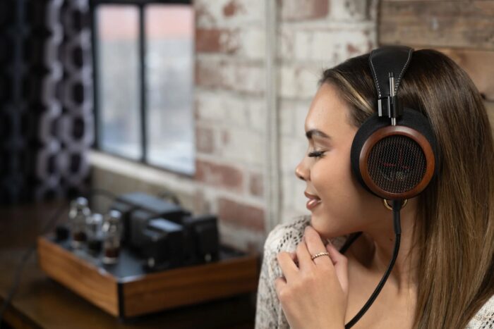 Grado Signature S950 girl 1920x1280x