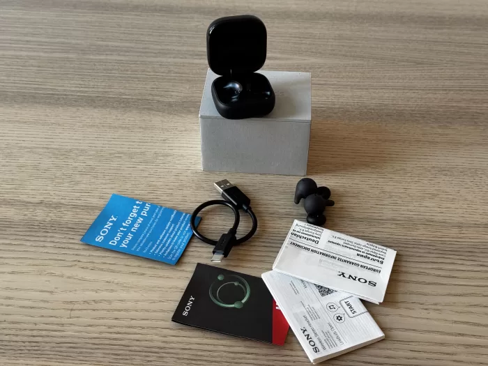 Obsah balení; zdroj: hifimanie.cz