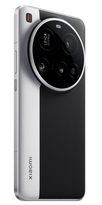 Xiaomi 15 Ultra Silver＆Leather BackRight45 R5 2 1024x2048 1024x2048x