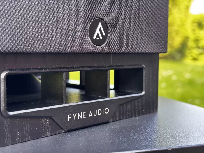 Magnetické uchycení mřízek potěší; zdroj: Hifimanie.cz
