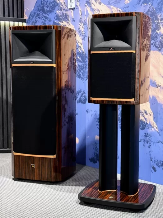 JBL Ama a Pumori 672x897x