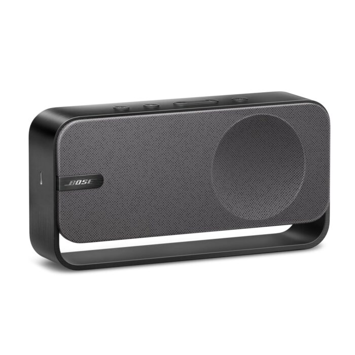 Bose SoundLink Home elegantně kombinuje hliník a textilní mřížku.