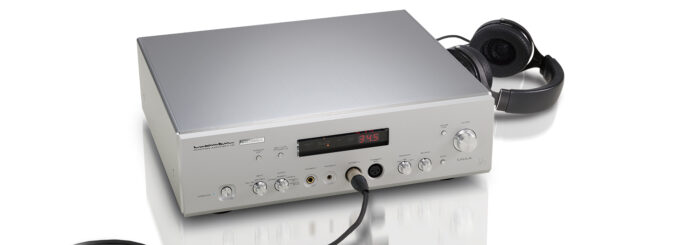 Luxman P 100 CENTENNIAL 2000x700x