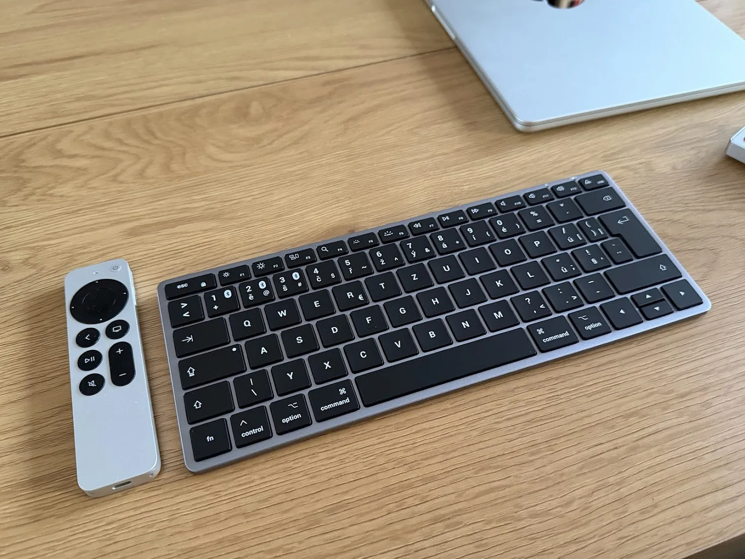Satechi Slim X1