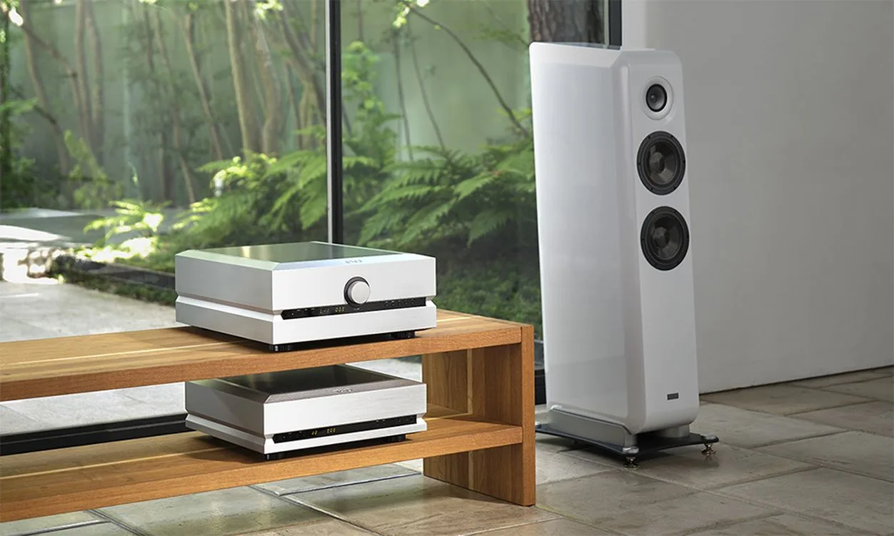 TAD vyrábí elektroniku i špičkové reprosoustavy