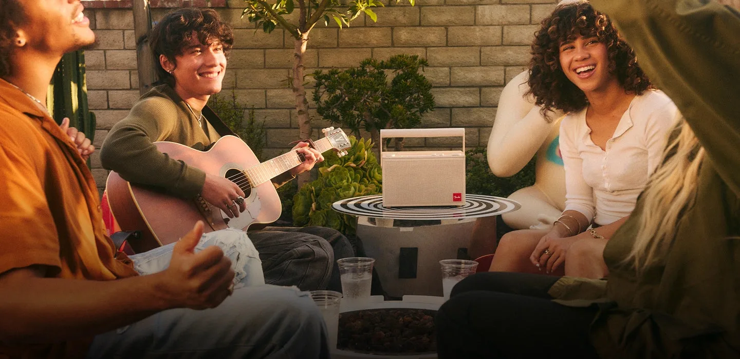 Fender Audio ELIE 12 lifestyle 1440x700x