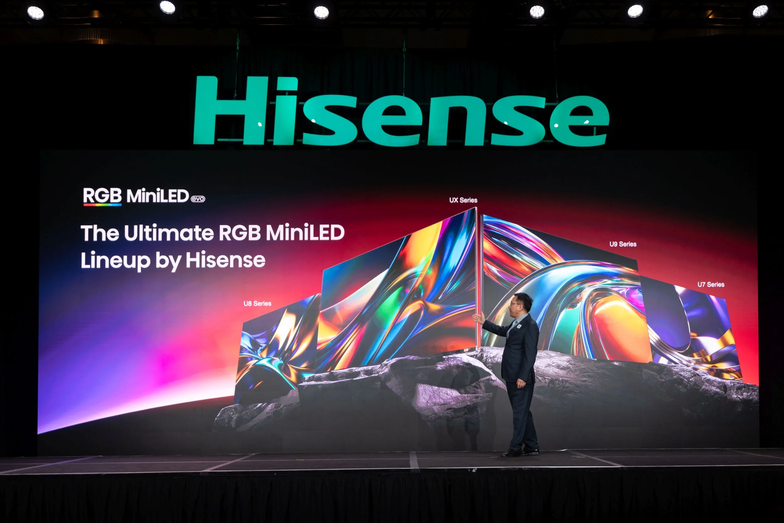 Hisense 116UXS a další modely 2500x1668x