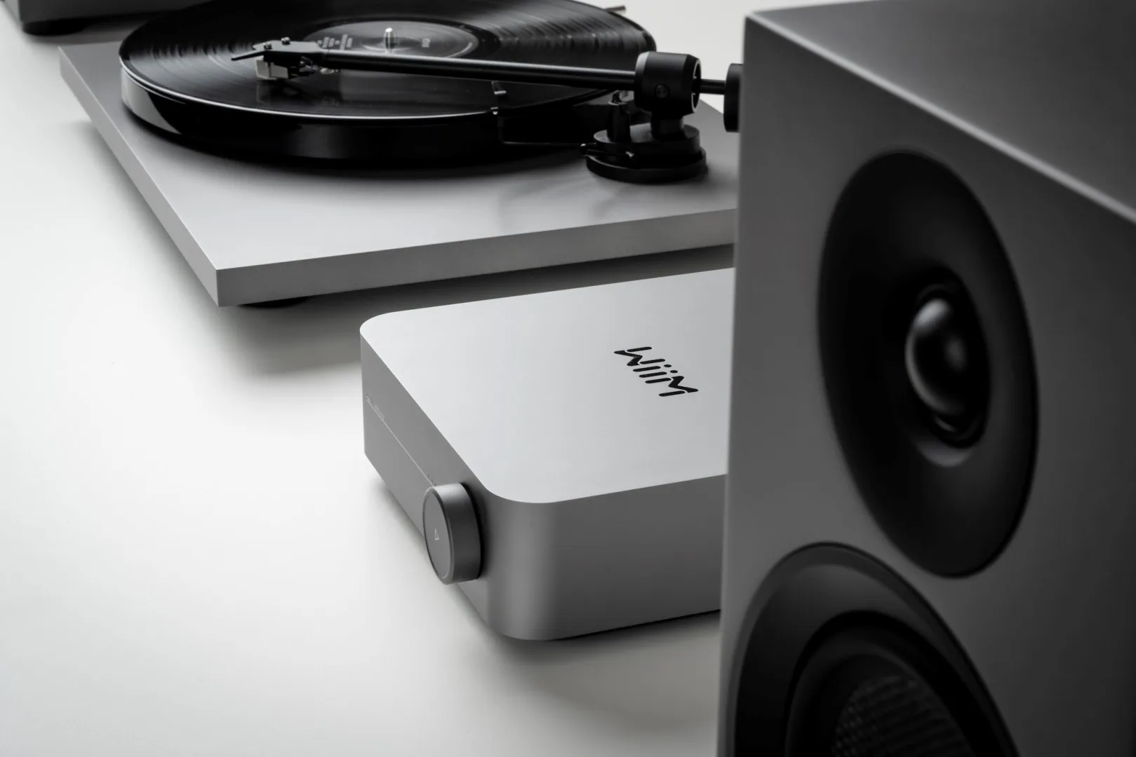 pro ject stereo set phono streaming audio set se zesilovacem wiim a gramofonem sedy (1) 1619x1080x