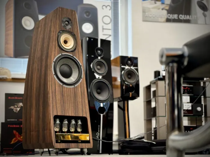 AQ Ultima hero 3024x2268x