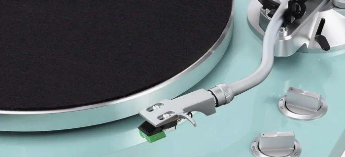 Odnímatelný headshell dává prostor experimentování s přenoskami