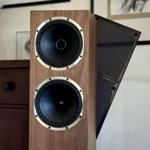 Fyne Audio F502S magnetic net storage 2 1220x1220x