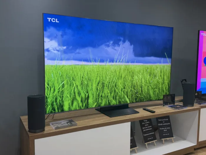 TCL C8L
