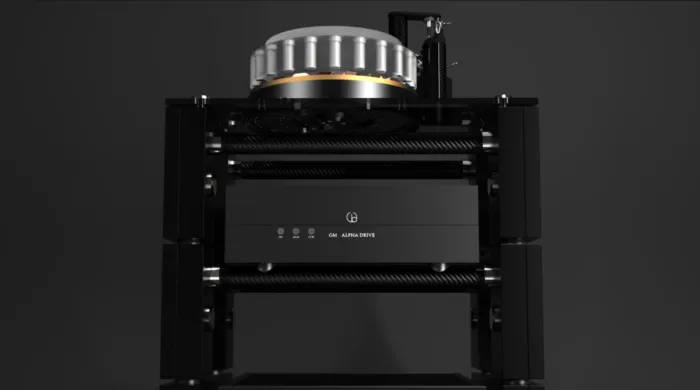 Při pohledu na tento gramofon se hlavou honí slova jako "analogový oltář"