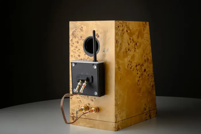 WirelessBox E attached 5 big 1620x1080x