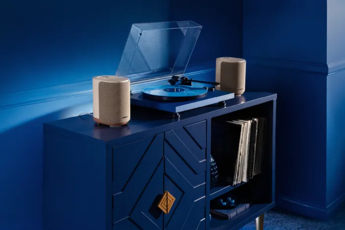 Bose Lifestyle Ultra Speaker Driftwood Sand 05 1920x1280x