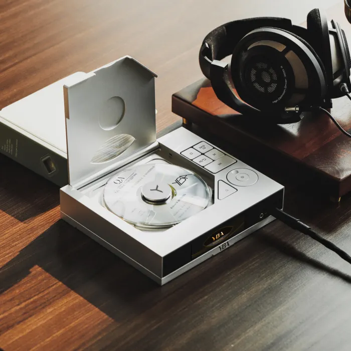 YBA Design One Sennheiser HD 800s 1600x1600x