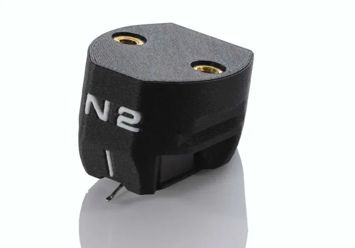 Clearaudio-N2-cartridge-hifi-news-june-2026-FEAT-1200x675x Tělo přenosky Clearaudio N2 je ze speciálního polymeru