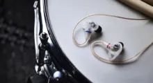 Sony IER-M500 jsou dostupné in-ear monitory pro muzikanty