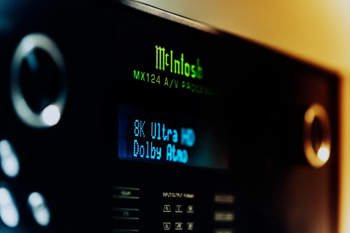 Zájemce o kino McIntosh se musí připravit na vrcholný zážitek, ale i nemalý zásah do rodinných financí.