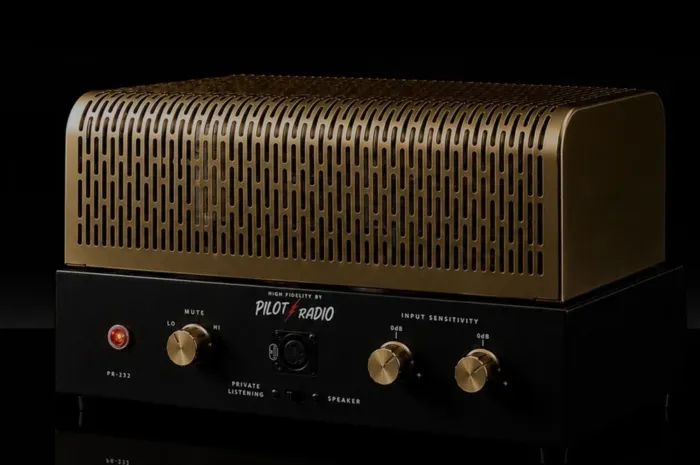 Pilot Radio 232 1000x664x