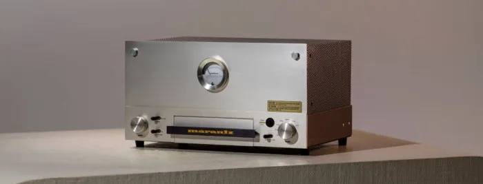 Jeden z legendárních výrobků Marantz. Víc kilo, víc zvuku. Zlaté časy hi-fi.