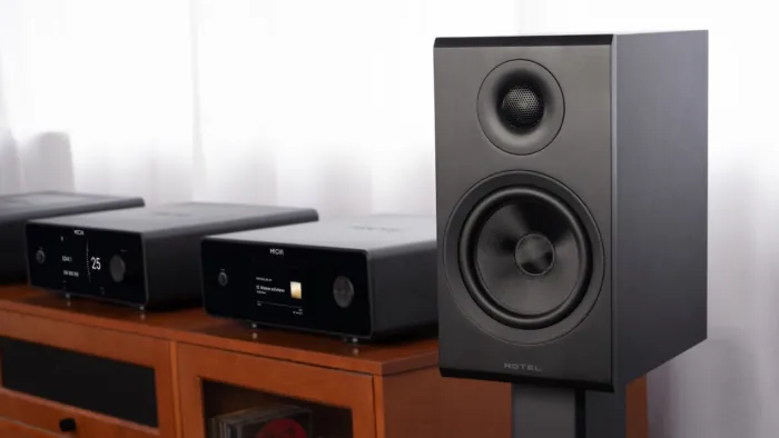 rotel amora 5 lifestyle black 1280x720x