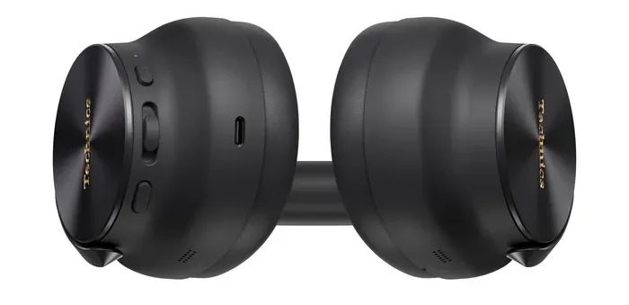 A1000 Black c04 6c78630f 9f78 41a0 a5f3 aca30448d804 700x 700x700x