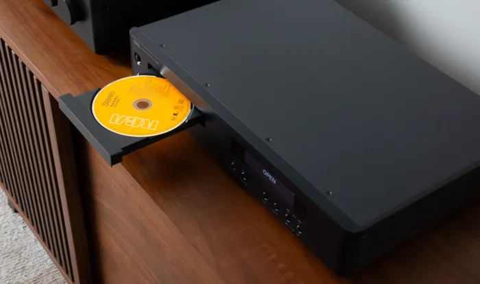 CD přehrávače nabírají růstovou trajektorii. A&nbsp;NAD u&nbsp;toho nechybí.