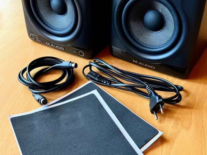 M Audio BX5BT v&nbsp;balení 1625x1219x