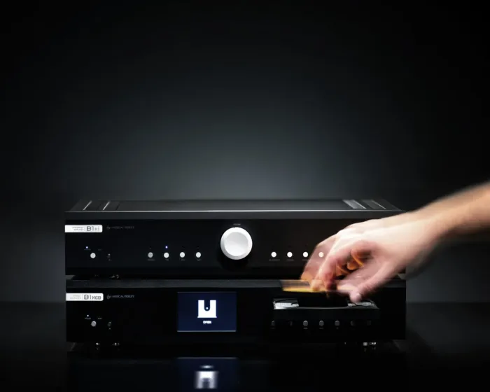 Pro řadu B je typická kombinace černého a&nbsp;stříbrného hliníku. Jednoduché, elegantní. Zdroj: Musical Fidelity