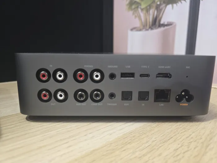 Wiim Ultra X back 2048x1536x